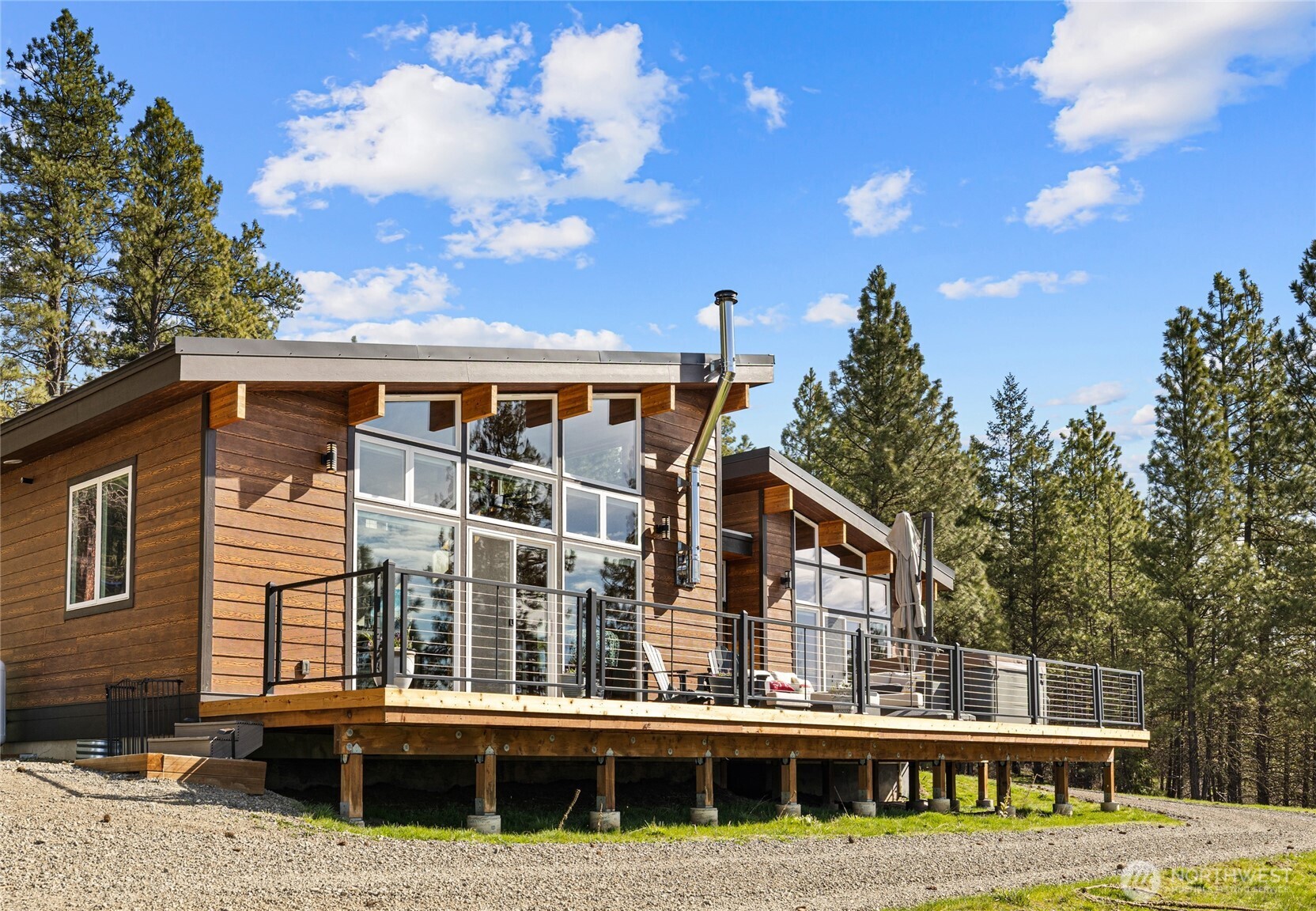 340 Powerline Road Cle Elum, WA 98922 - Photo 2 of 40 a view of a large building with a street