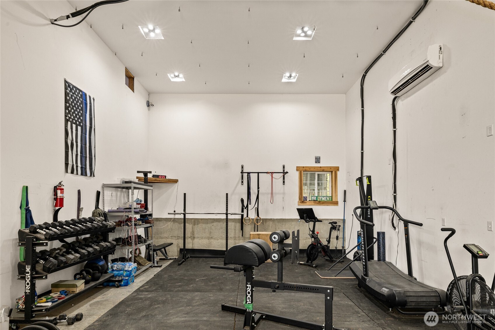 340 Powerline Road Cle Elum, WA 98922 - Photo 36 of 40 a room with gym equipment and a large window