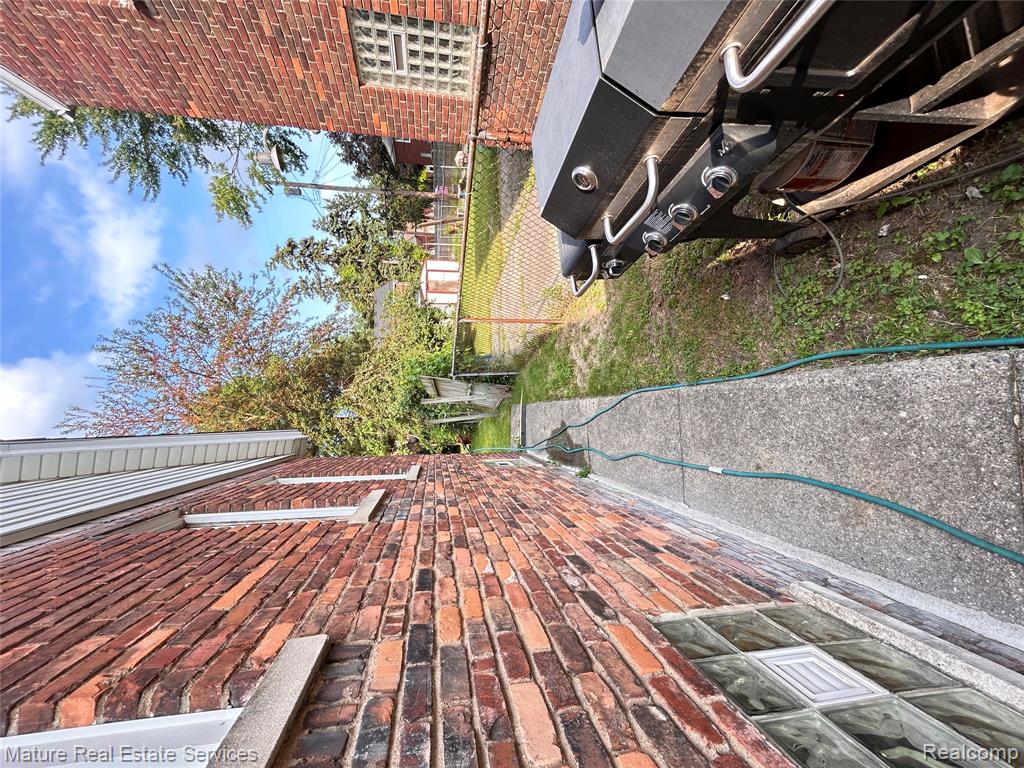 20186 Gardendale Street, Unit 2 Detroit, MI 48221 - Photo 5 of 36