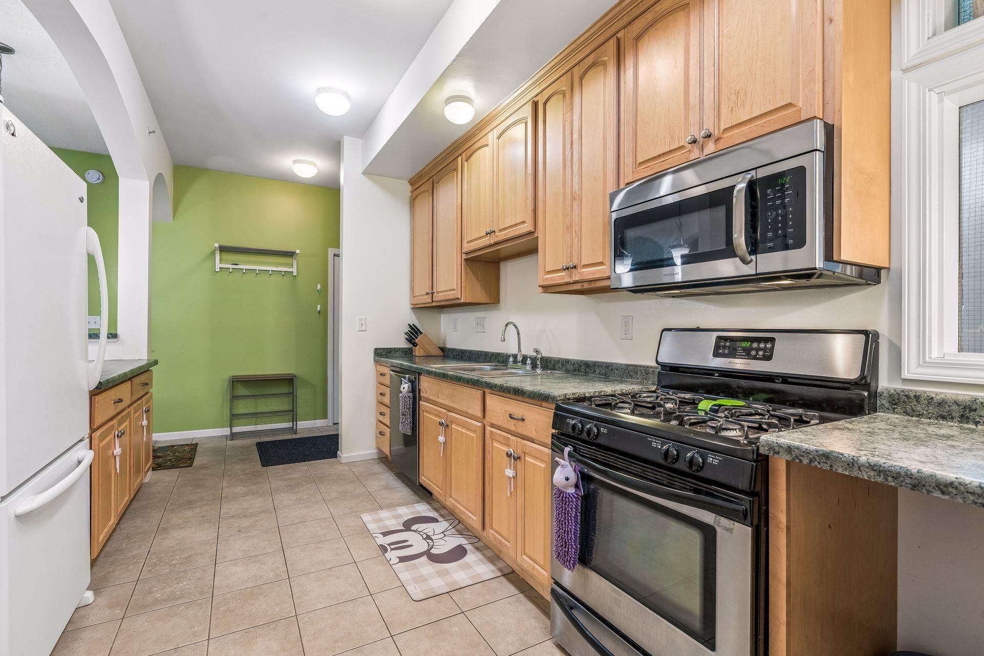 2040 Como Avenue, Unit 202 St. Paul, MN 55108 - Photo 11 of 34