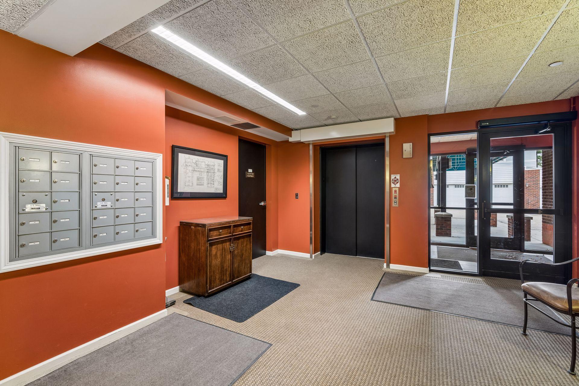 2040 Como Avenue, Unit 202 St. Paul, MN 55108 - Photo 19 of 34