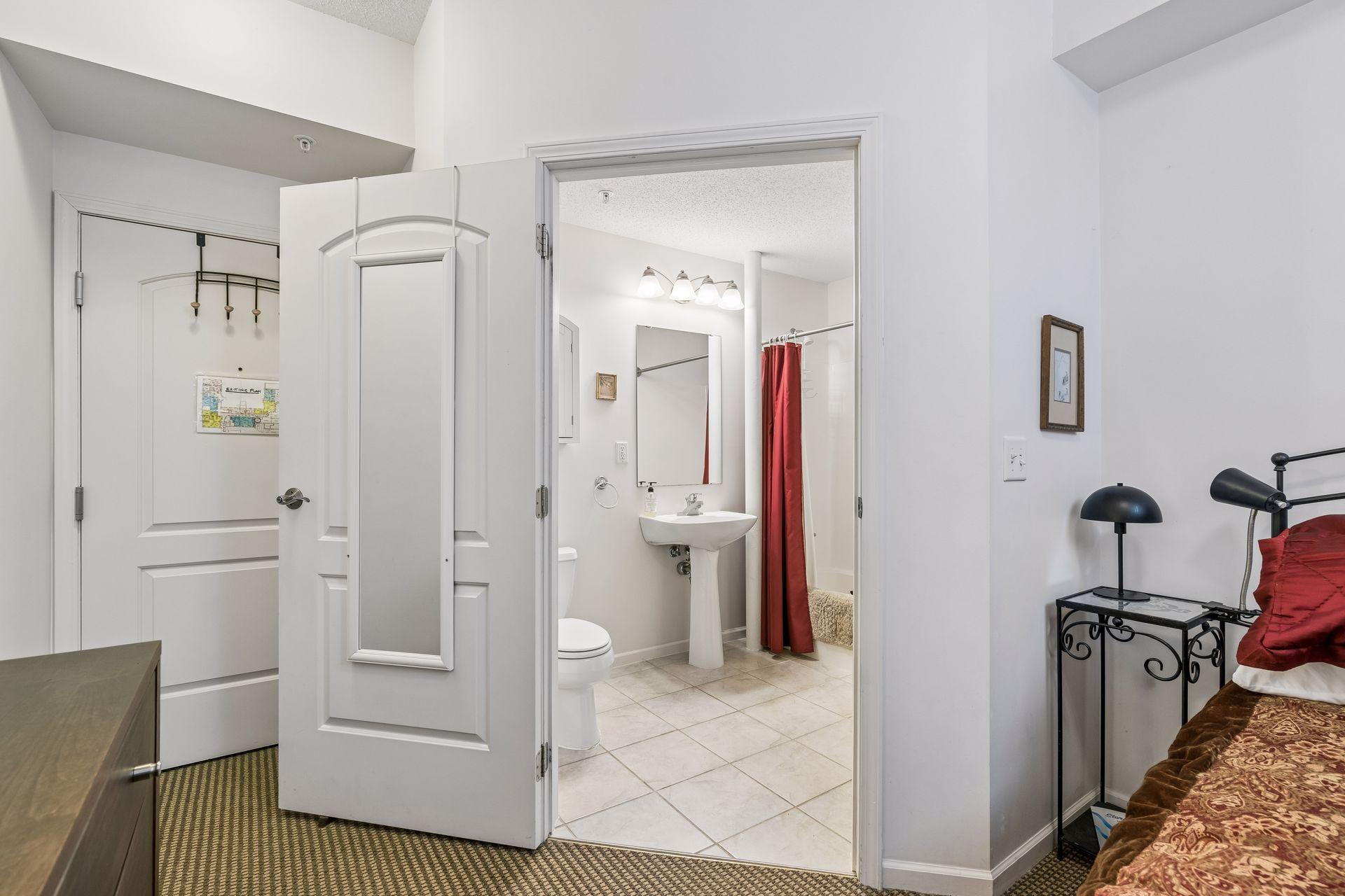 2040 Como Avenue, Unit 202 St. Paul, MN 55108 - Photo 23 of 34