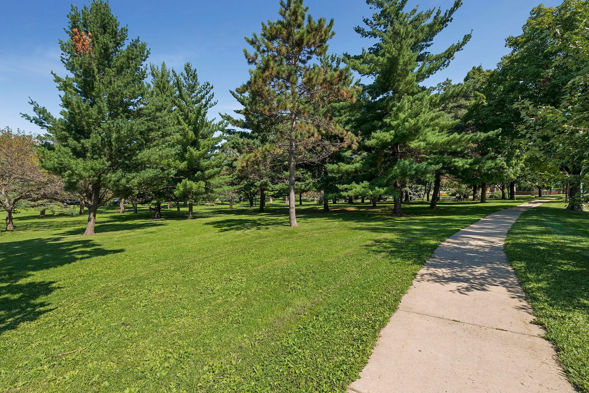 2040 Como Avenue, Unit 202 St. Paul, MN 55108 - Photo 32 of 34