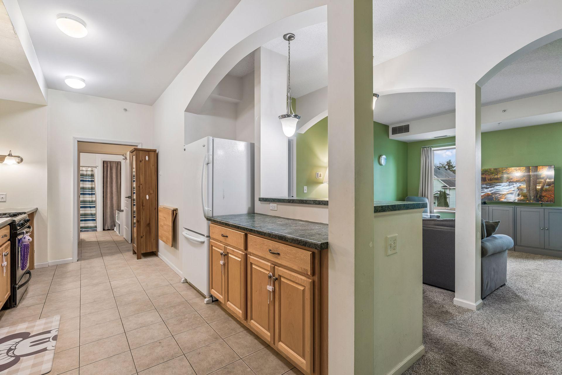 2040 Como Avenue, Unit 202 St. Paul, MN 55108 - Photo 4 of 34