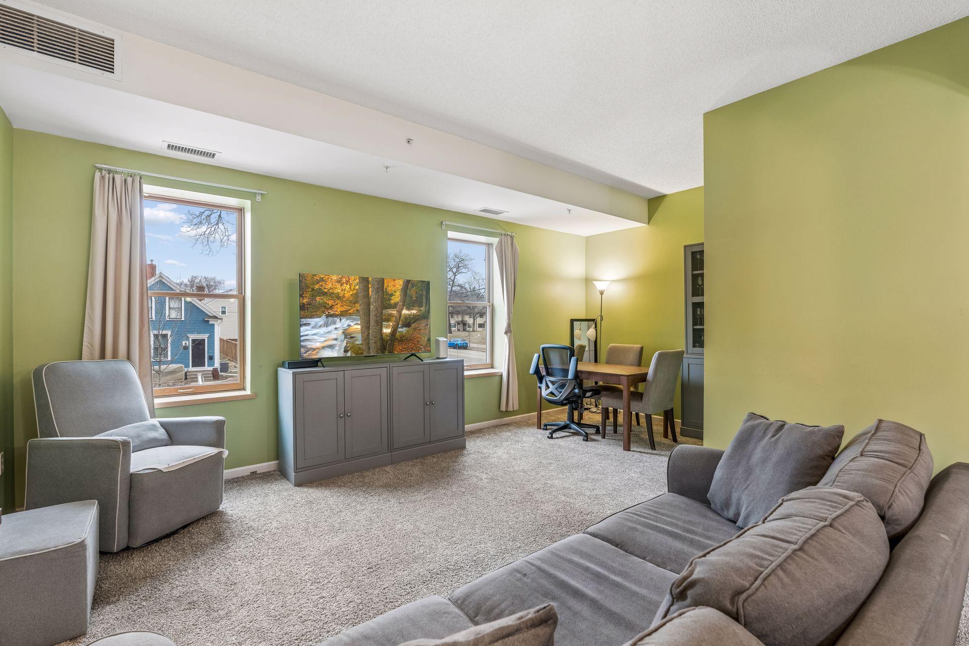 2040 Como Avenue, Unit 202 St. Paul, MN 55108 - Photo 6 of 34