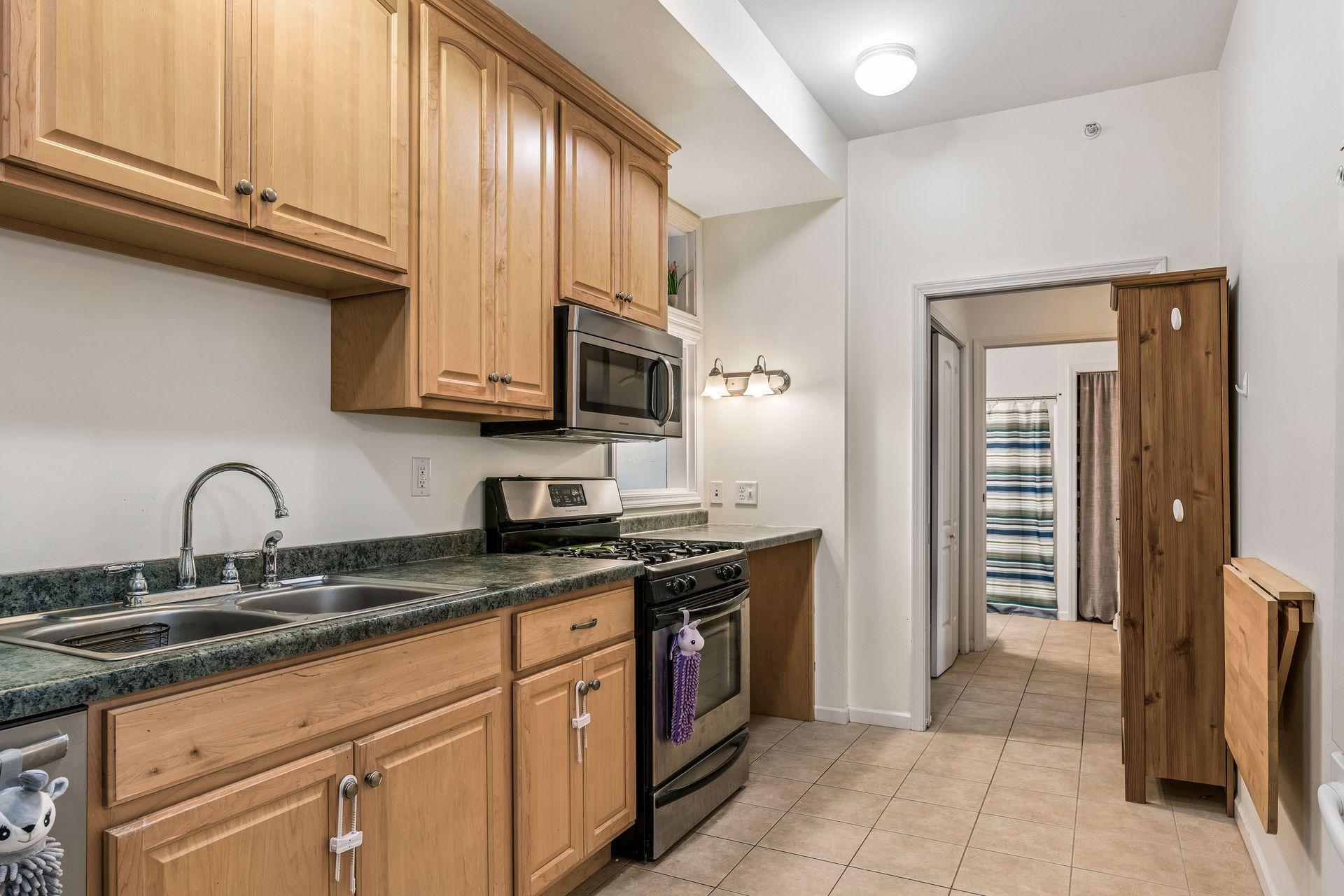 2040 Como Avenue, Unit 202 St. Paul, MN 55108 - Photo 9 of 34