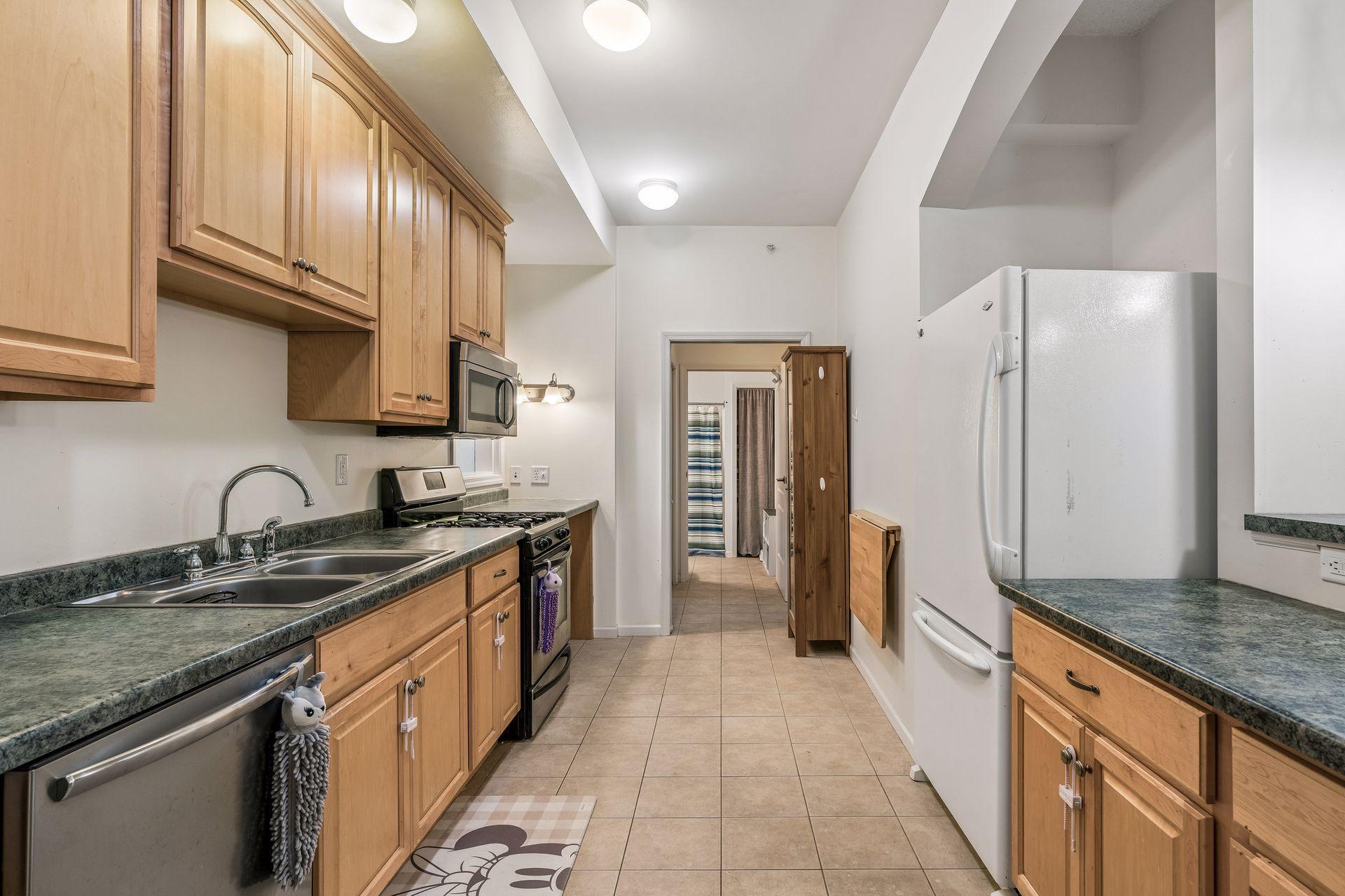 2040 Como Avenue, Unit 202 St. Paul, MN 55108 - Photo 10 of 34