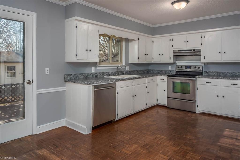 220 Boone Road Burlington, NC 27217 - Photo 7 of 24 Gallery Image 7