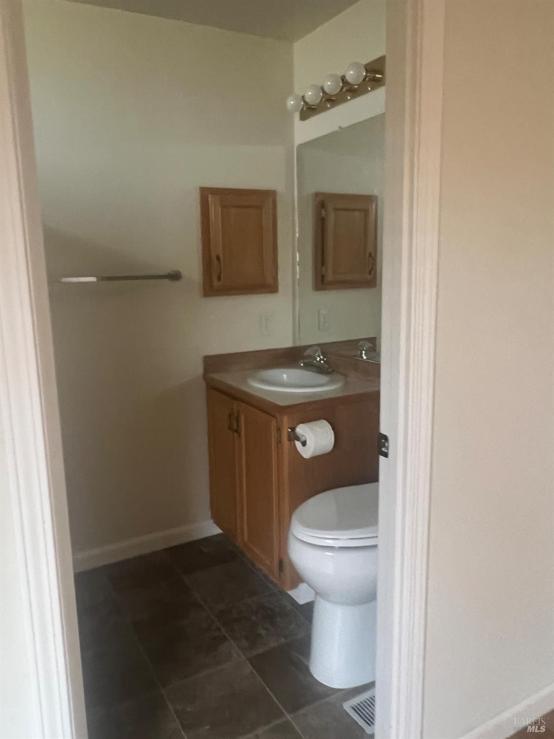 33 Chestnut Court Rohnert Park, CA 94928 - Photo 17 of 31