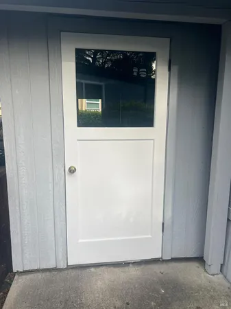 a view of entryway with a house