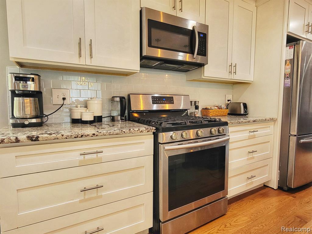 42905 Judd Road Belleville, MI 48111 - Photo 7 of 35