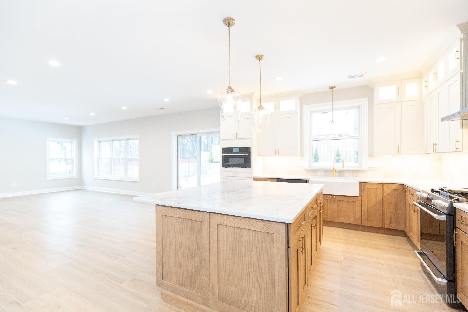 7 Altamont Road Edison, NJ 08817 - Photo 13 of 61