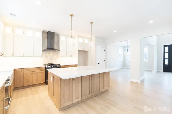 $1,100,000 | 7 Altamont Road, Edison, NJ 08817