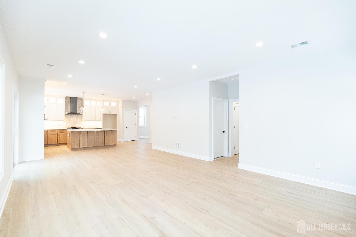 7 Altamont Road Edison, NJ 08817 - Photo 19 of 61