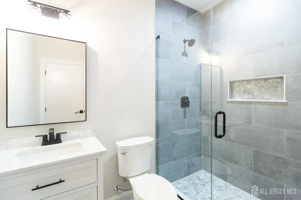 $1,100,000 | 7 Altamont Road, Edison, NJ 08817