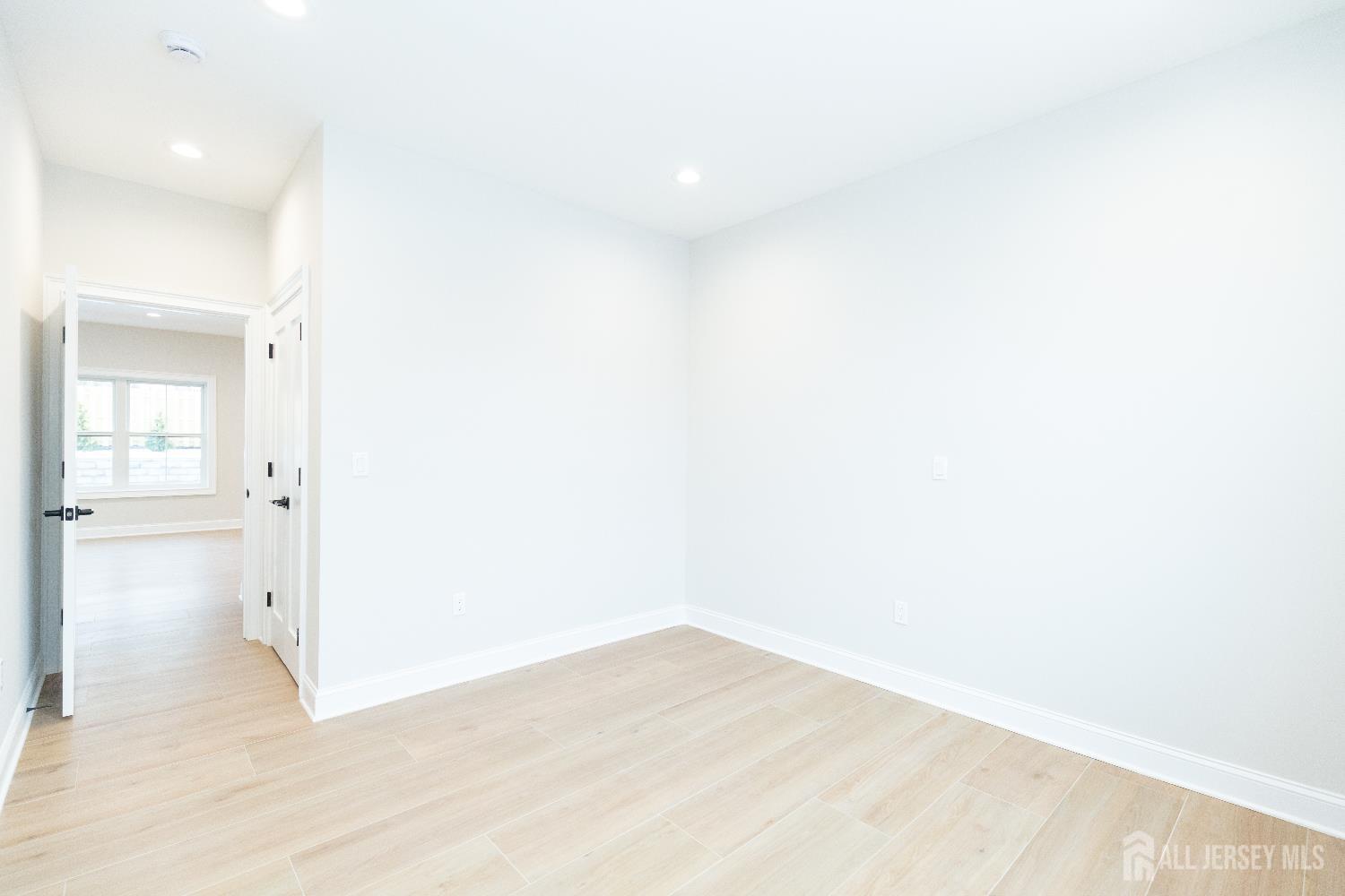 7 Altamont Road Edison, NJ 08817 - Photo 24 of 61