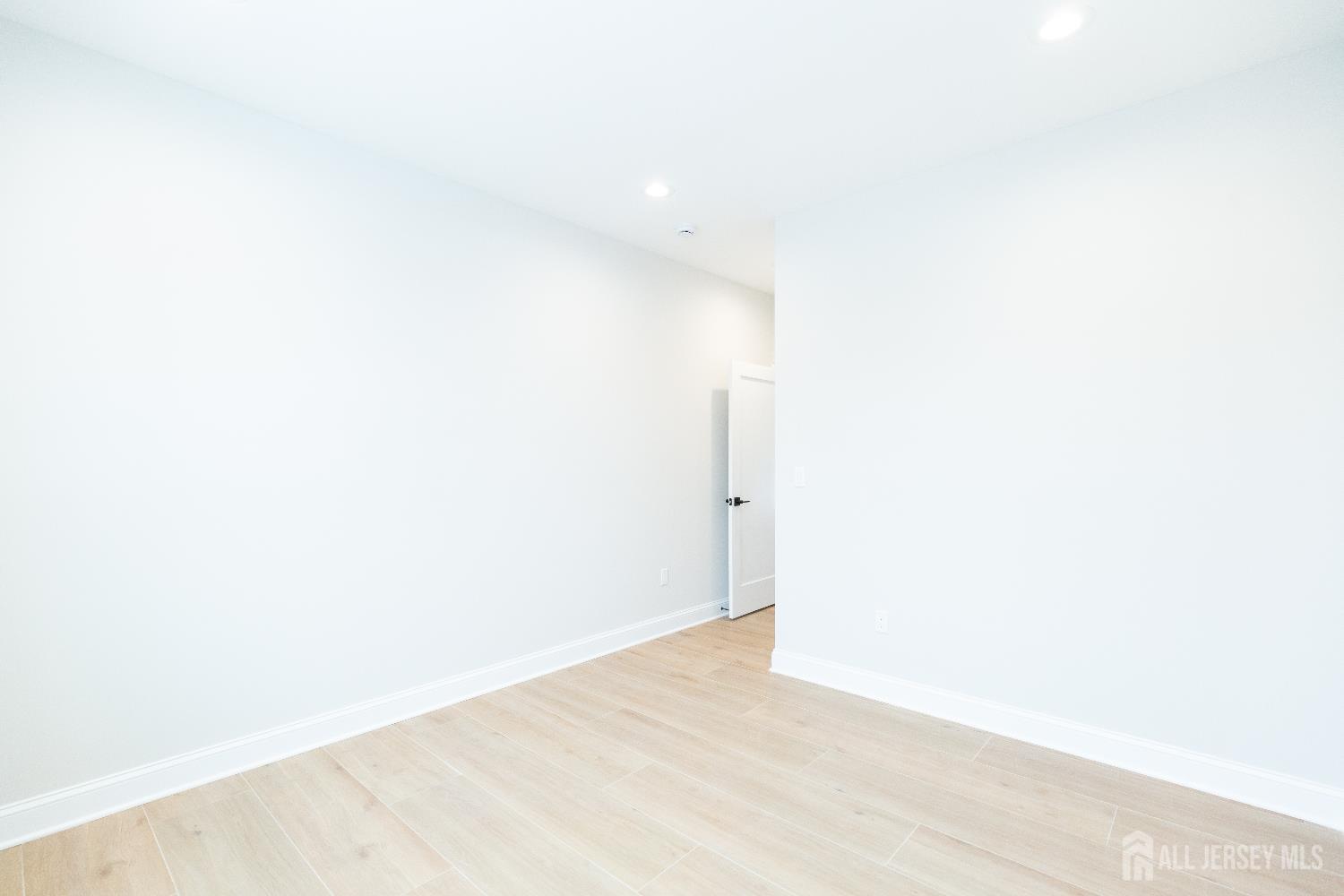 7 Altamont Road Edison, NJ 08817 - Photo 25 of 61