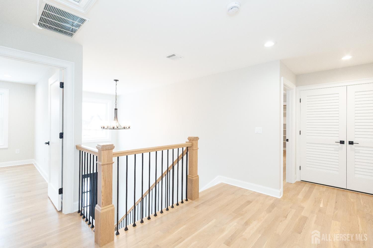 7 Altamont Road Edison, NJ 08817 - Photo 29 of 61