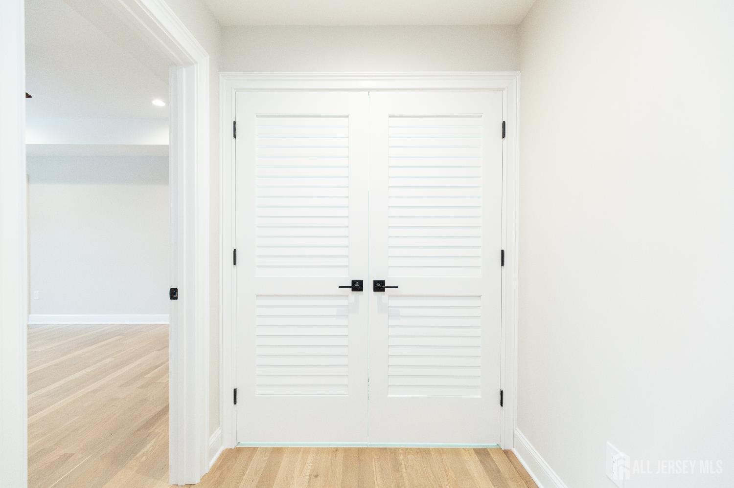 7 Altamont Road Edison, NJ 08817 - Photo 30 of 61