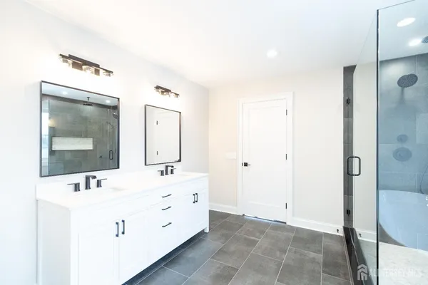 $1,100,000 | 7 Altamont Road, Edison, NJ 08817