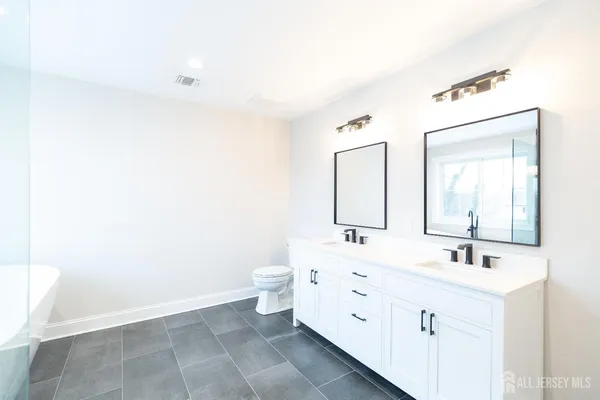 $1,100,000 | 7 Altamont Road, Edison, NJ 08817