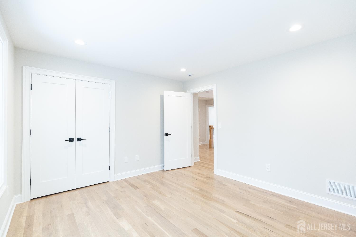 7 Altamont Road Edison, NJ 08817 - Photo 43 of 61