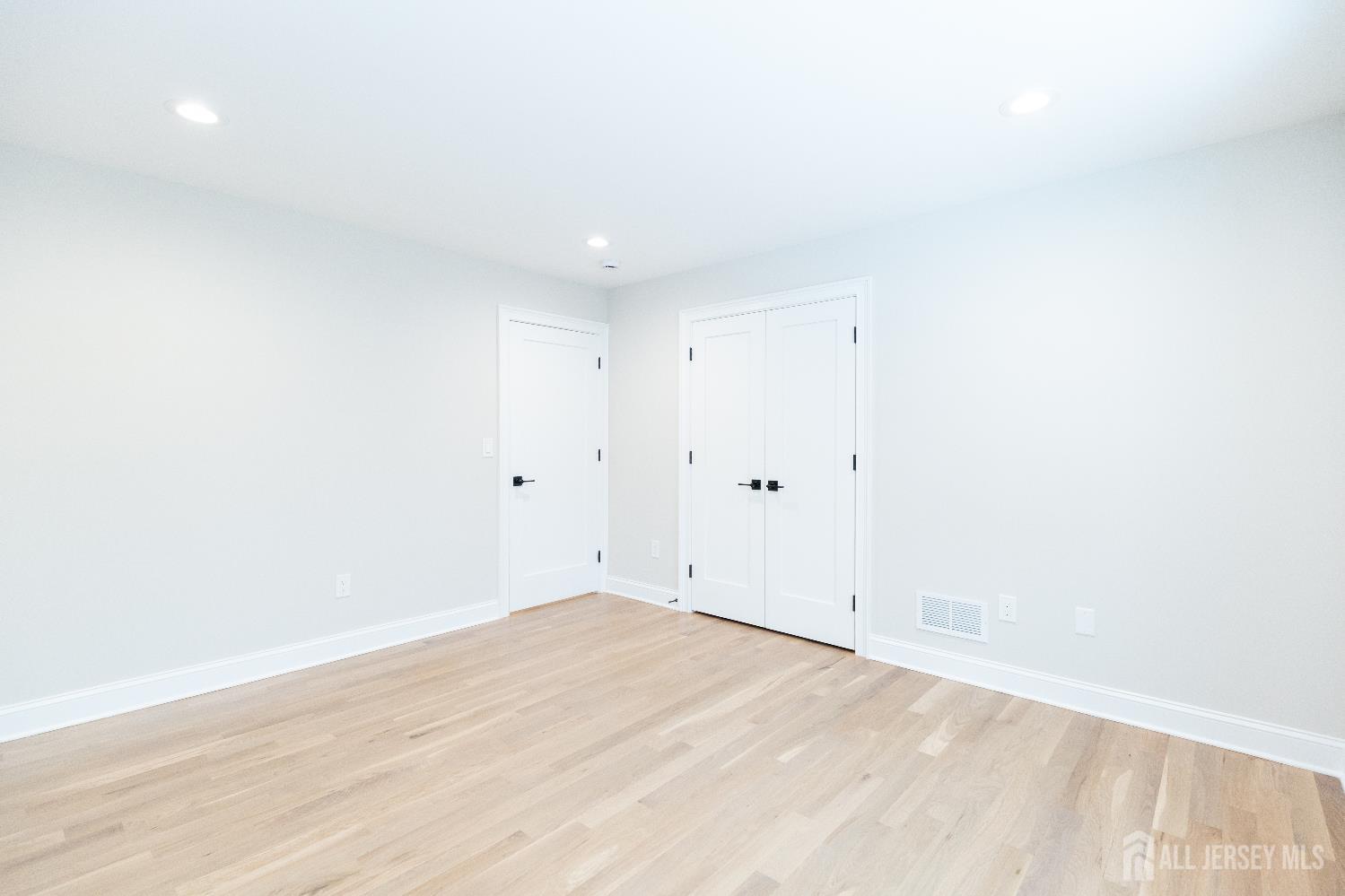 7 Altamont Road Edison, NJ 08817 - Photo 49 of 61