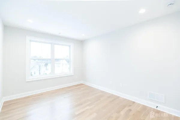 $1,100,000 | 7 Altamont Road, Edison, NJ 08817