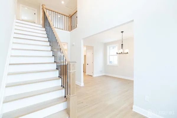 $1,100,000 | 7 Altamont Road, Edison, NJ 08817