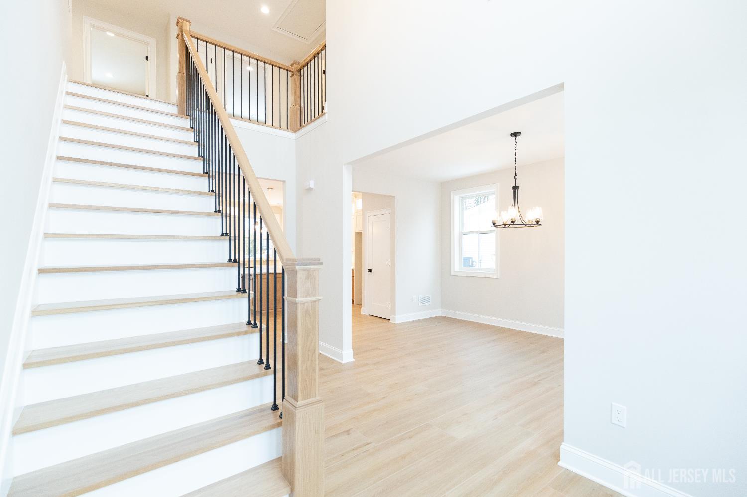 7 Altamont Road Edison, NJ 08817 - Photo 7 of 61