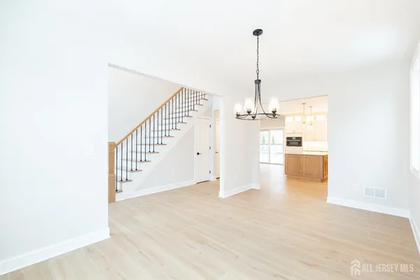 $1,100,000 | 7 Altamont Road, Edison, NJ 08817