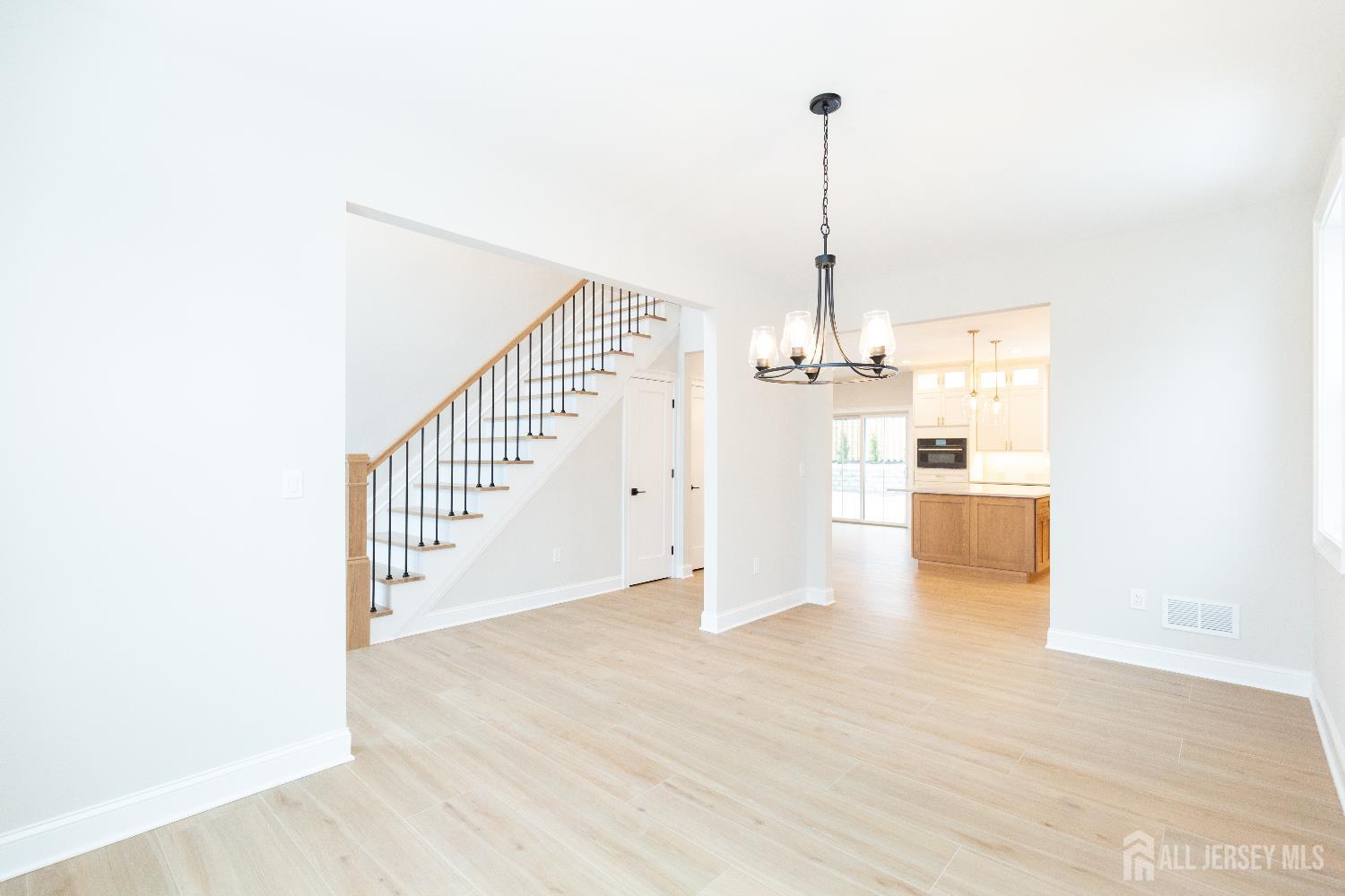 7 Altamont Road Edison, NJ 08817 - Photo 9 of 61