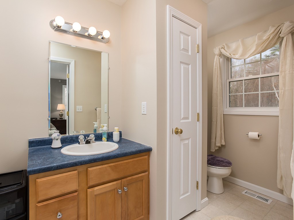 31 Josiah Bartlett Road, Unit 31 Amherst, NH 03031 - Photo 13 of 27
