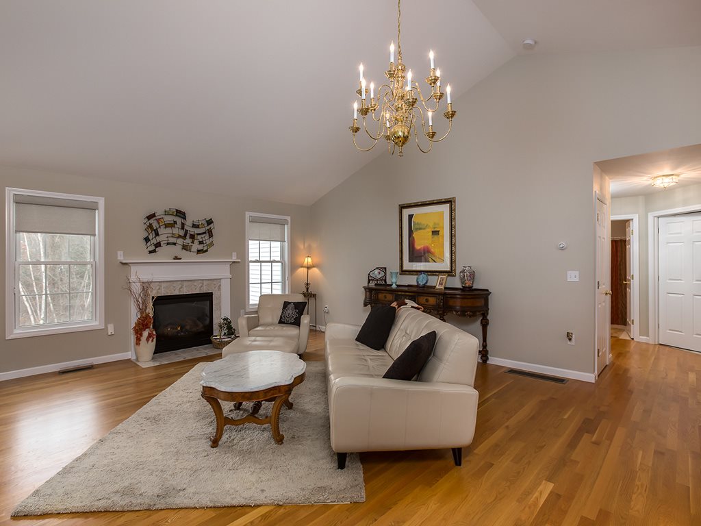 31 Josiah Bartlett Road, Unit 31 Amherst, NH 03031 - Photo 4 of 27