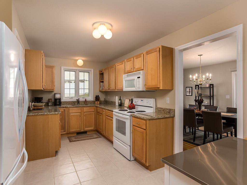 31 Josiah Bartlett Road, Unit 31 Amherst, NH 03031 - Photo 9 of 27