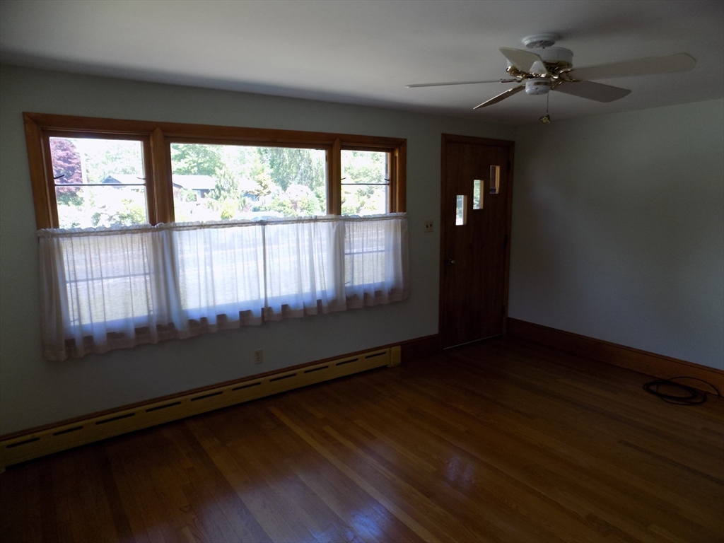 266 Alden Road Fairhaven, MA 02719 - Photo 8 of 38