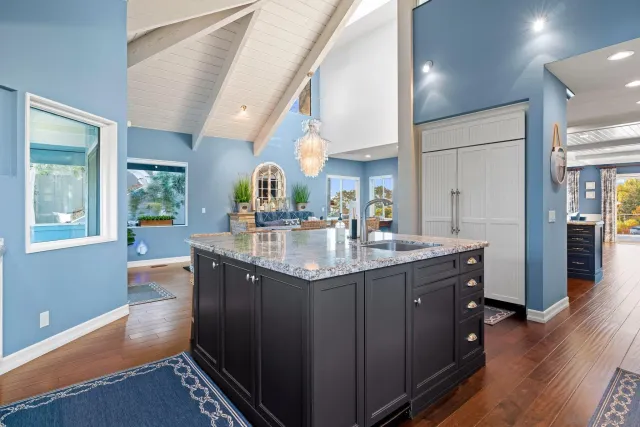 $5,400,000 | 2122 Del Mar Heights Road, Del Mar, CA 92014
