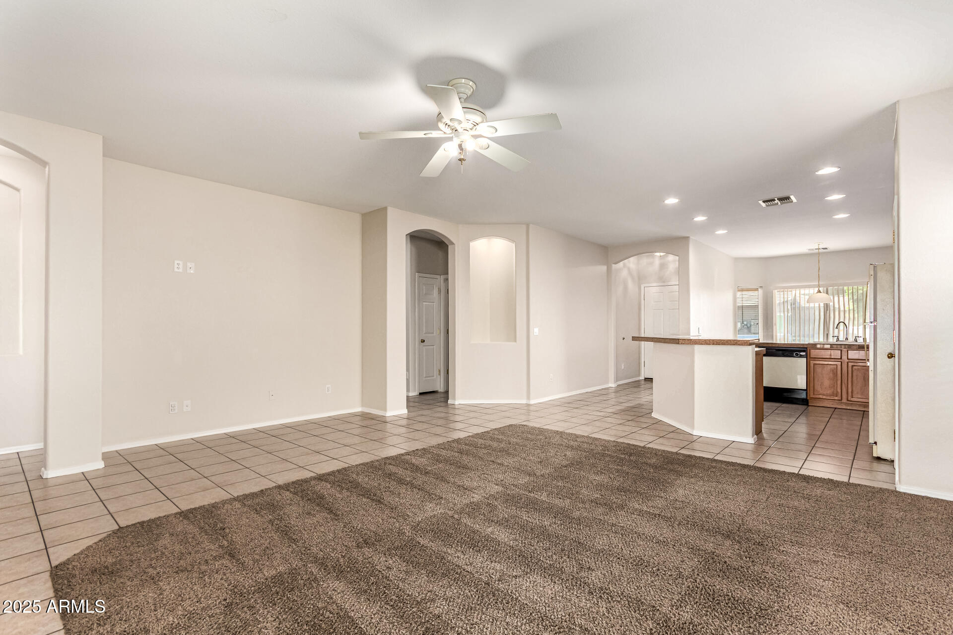 11642 West Monroe Street Avondale, AZ 85323 - Photo 9 of 32 09-Monroe