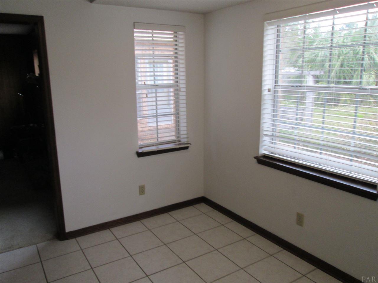 4230 April Road Pensacola, FL 32504 - Photo 5 of 14