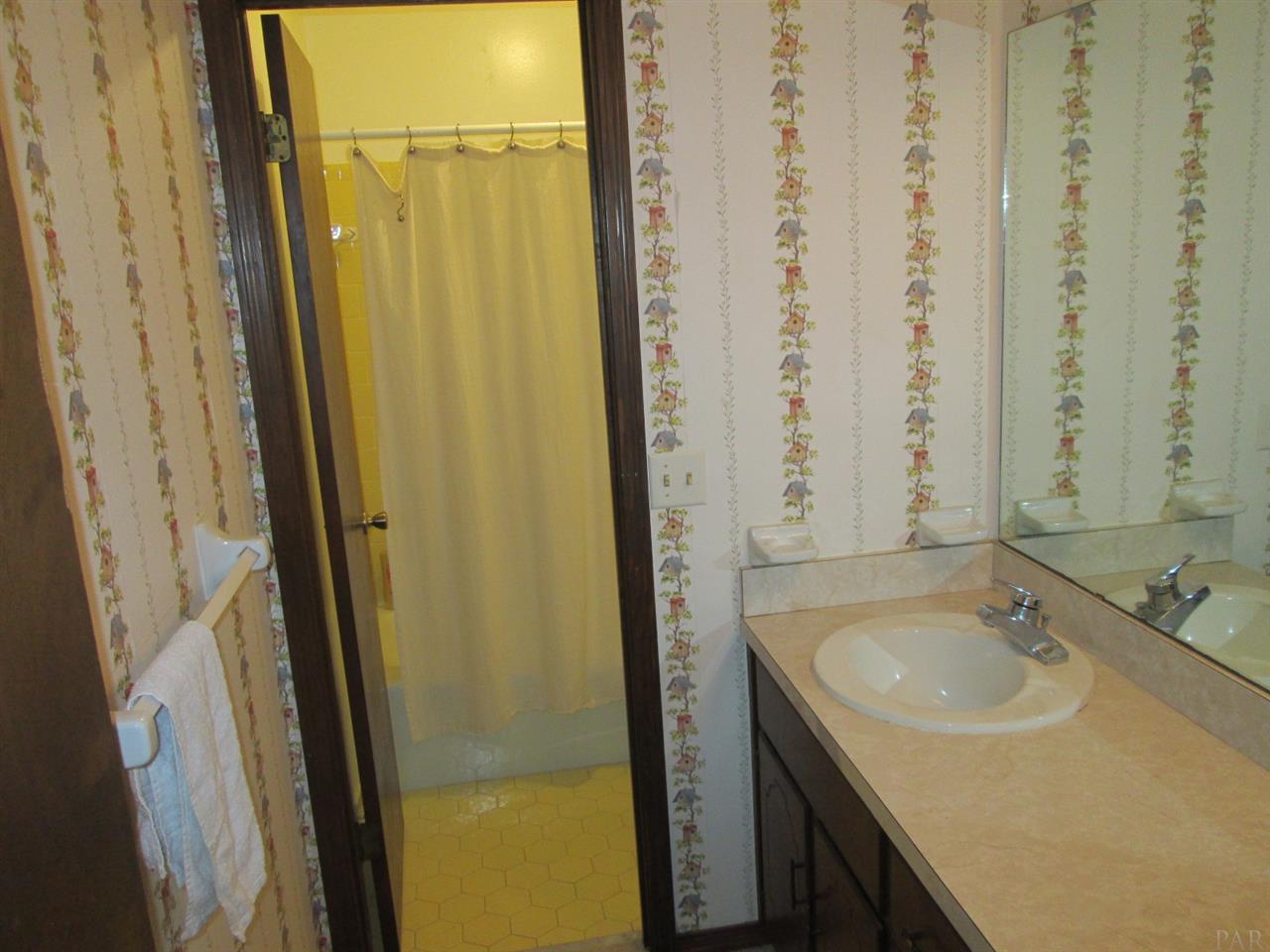 4230 April Road Pensacola, FL 32504 - Photo 10 of 14
