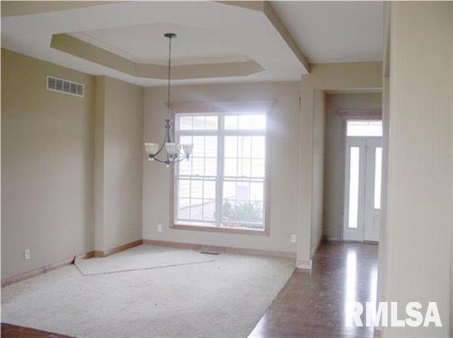 6403 Fairhaven Road Davenport, IA 52807 - Photo 4 of 9 Gallery Image 4
