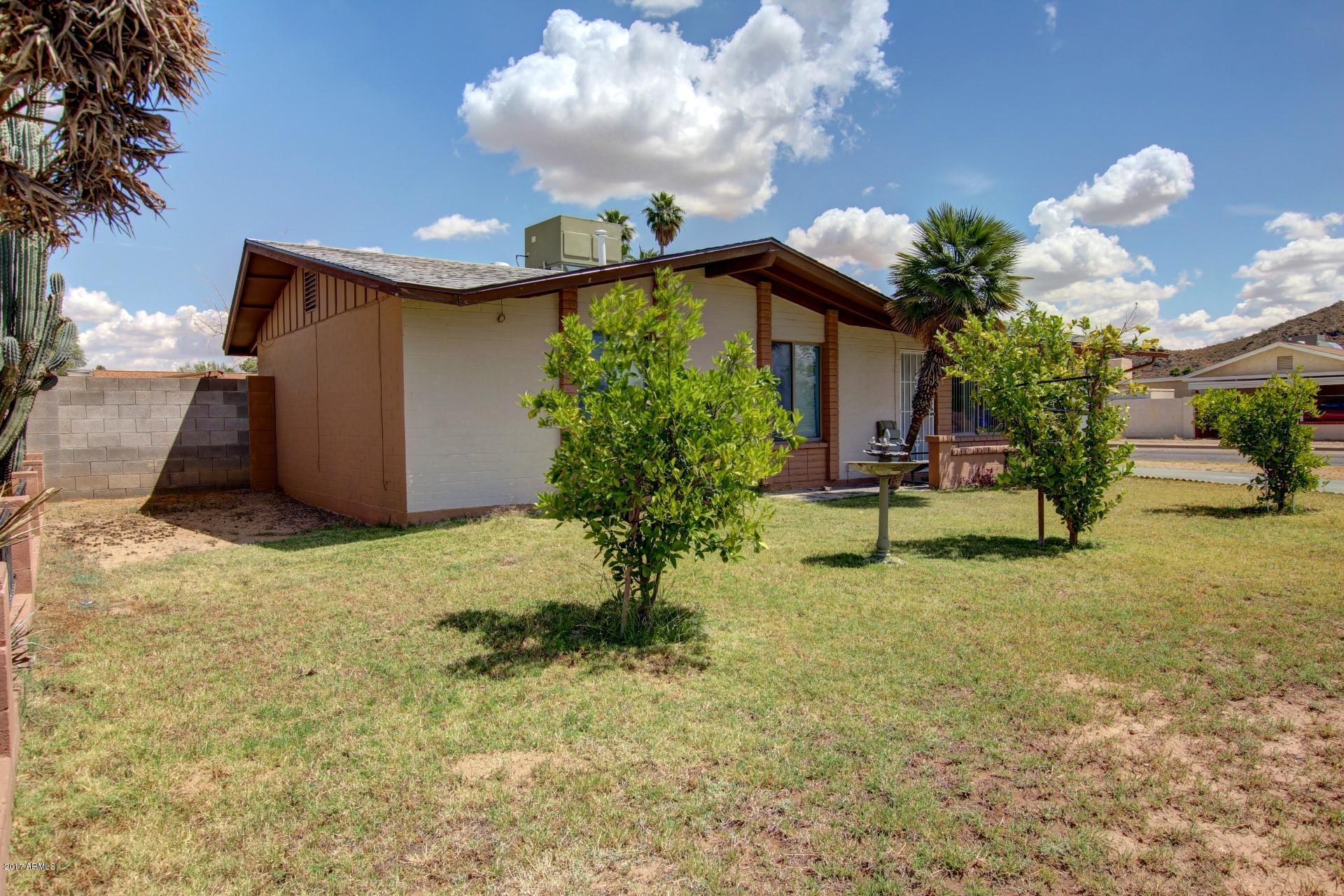 2302 West Wethersfield Road Phoenix, AZ 85029 - Photo 3 of 19 0003-wethersfield (3)