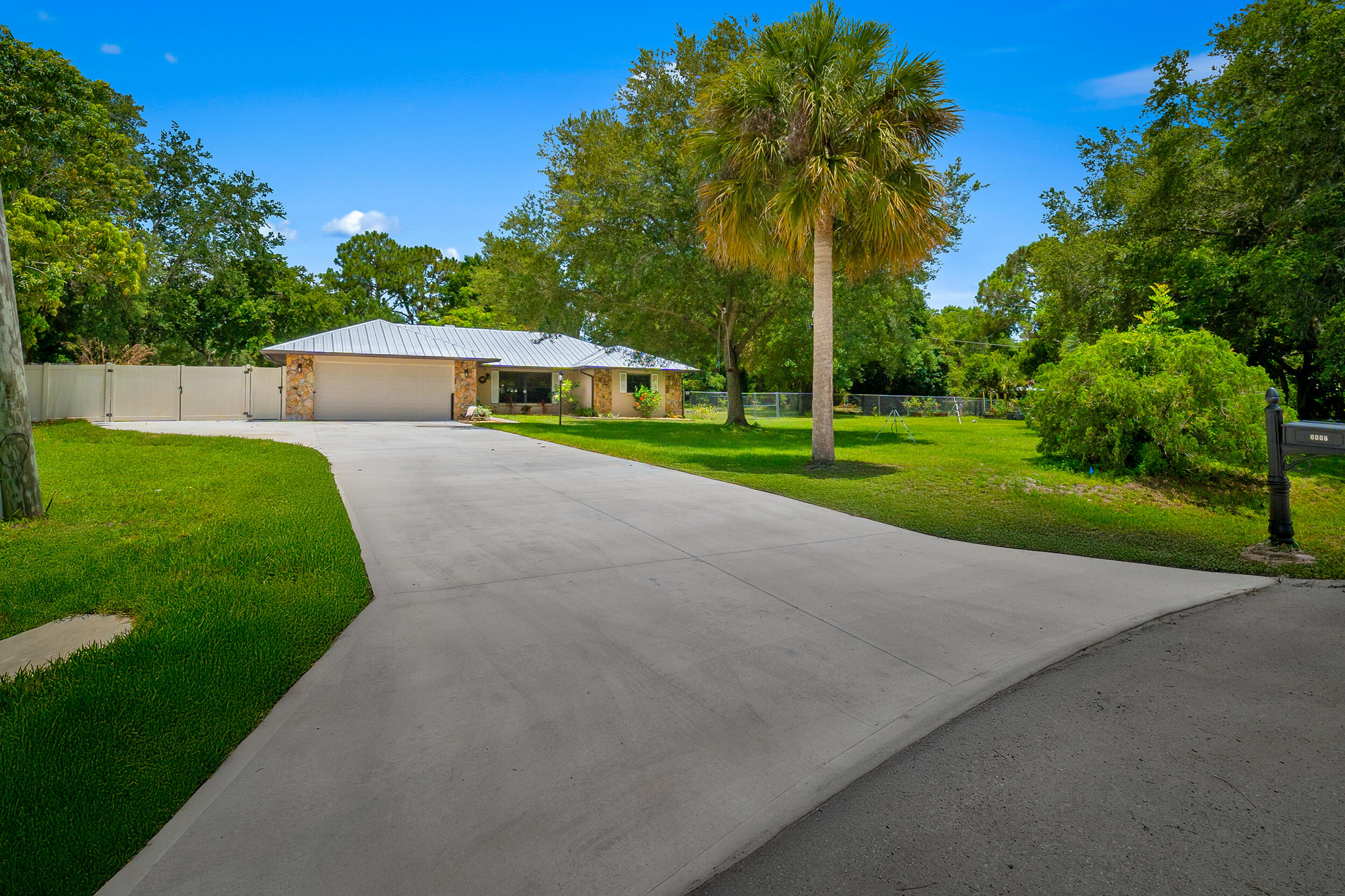 6008 Roland Court Fort Pierce, FL 34951 - Photo 8 of 45 3_dsc00962-edit