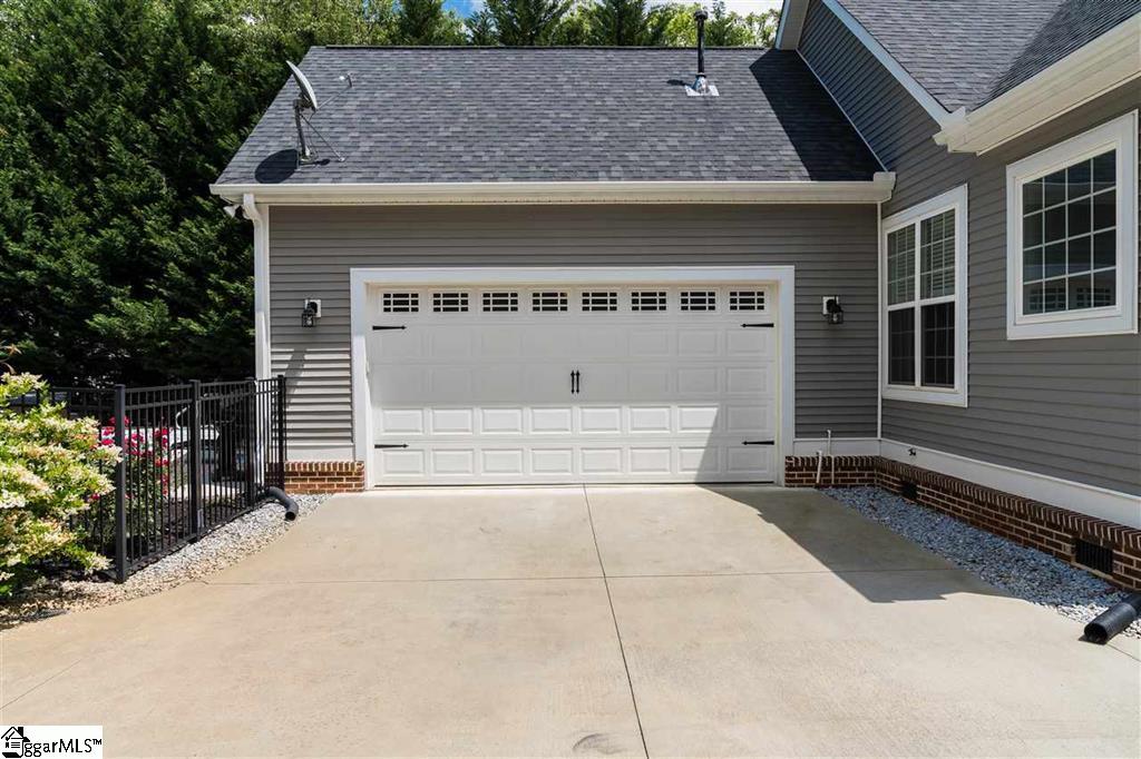 100 Battery Point Circle Simpsonville, SC 29681 - Photo 2 of 34 Gallery Image 2