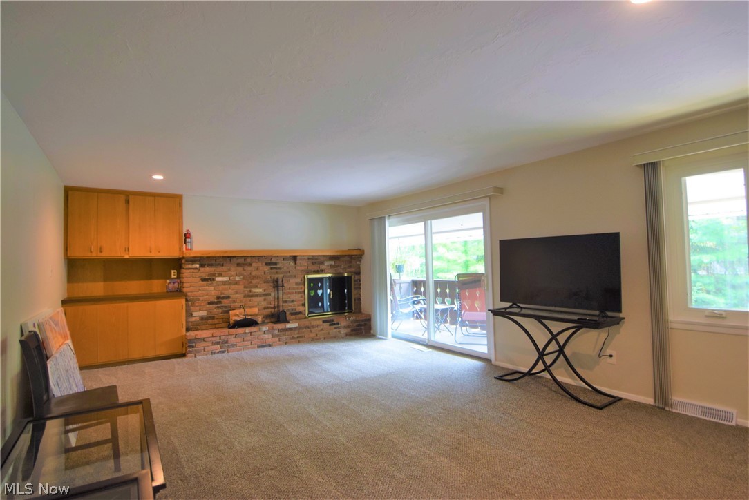 5731 Som Center Road, Unit 3 Solon, OH 44139 - Photo 3 of 14 Living room & deck