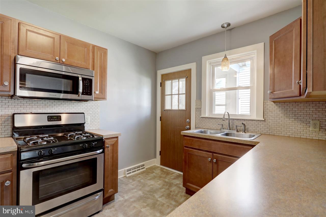 8 Monroe Street Hanover, PA 17331 - Photo 11 of 36 Gallery Image 11