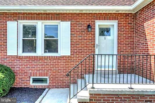8 Monroe Street Hanover, PA 17331 - Photo 4 of 36 Gallery Image 4