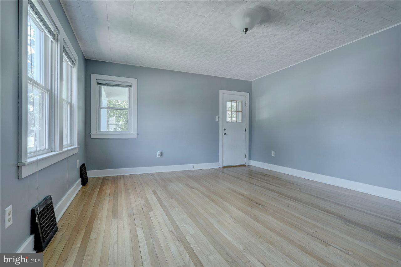 8 Monroe Street Hanover, PA 17331 - Photo 5 of 36 Gallery Image 5