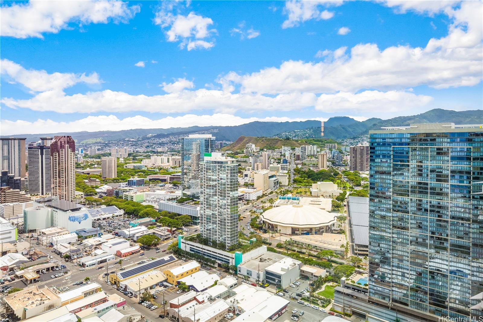 1001 Queen Street, Unit 3907 Honolulu, HI 96814 - Photo 15 of 25 a view of a city
