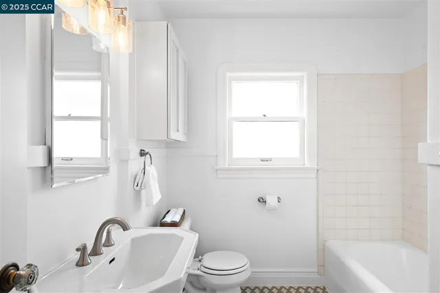 $899,000 | 978 Peralta Avenue, Albany, CA 94706